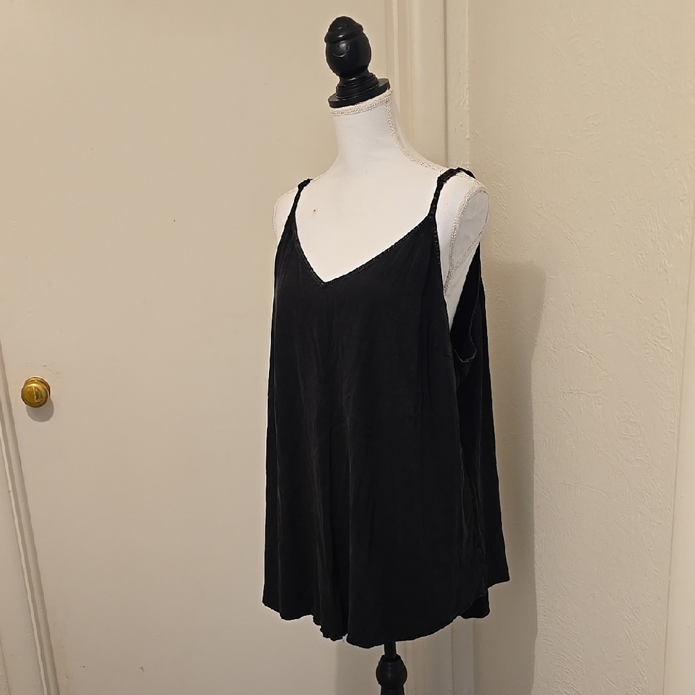 EUC TORRID Cami With Ajustable Straps SZ 5 or 5X Worn Once